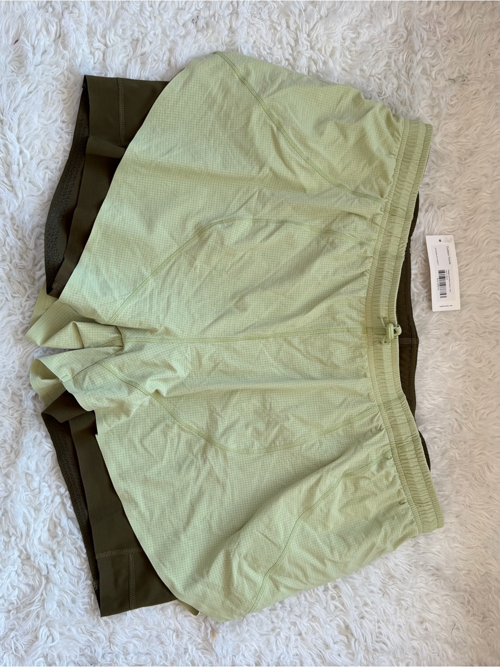 NWT Outdoor Voices Jog 6” Green Women's Active Shorts with Built-In Liner